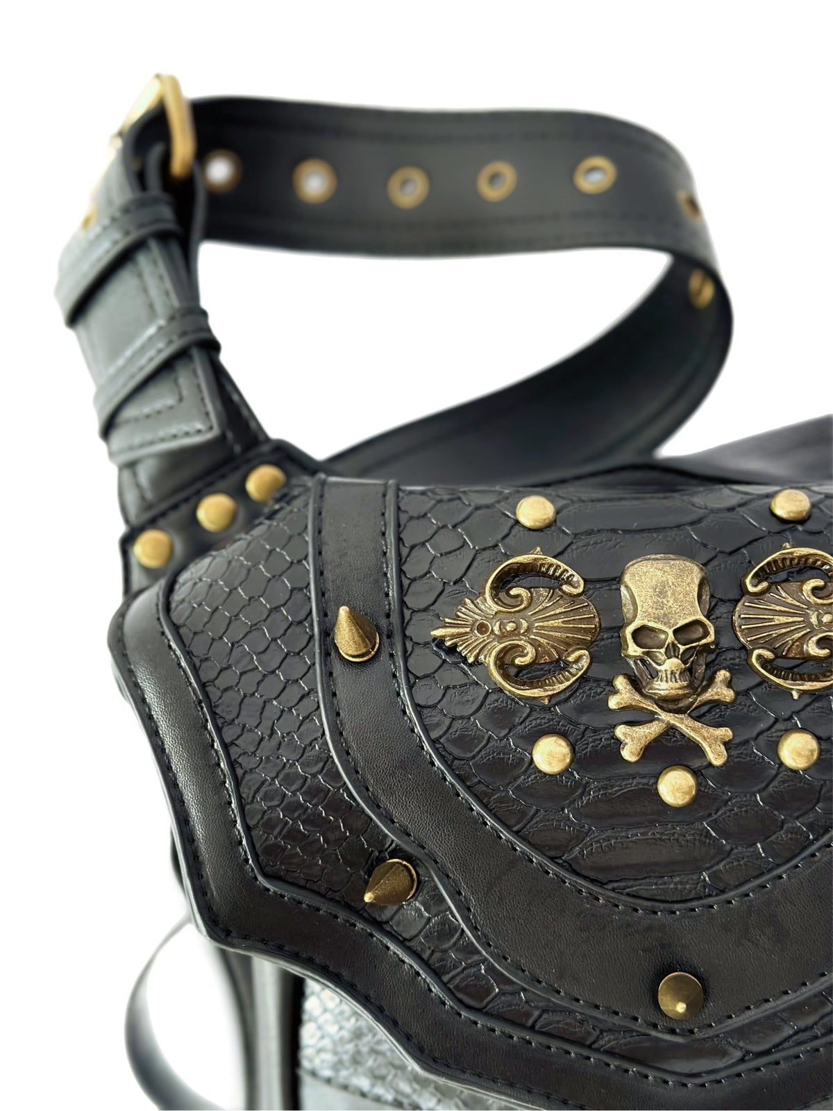 Vielseitige alternative Tasche: Gothic-, Biker & Punk Stil, wandelbar für Hüfte oder Schulter HG 139
